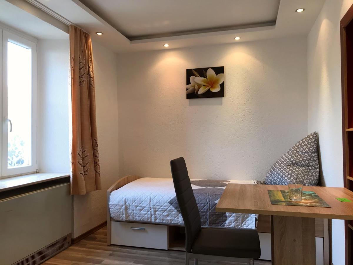 Sehr Zentrales Und Modernes Zimmer In Isny Im Allgaeu Mit Gemeinschaftsbad Apartment Luaran gambar